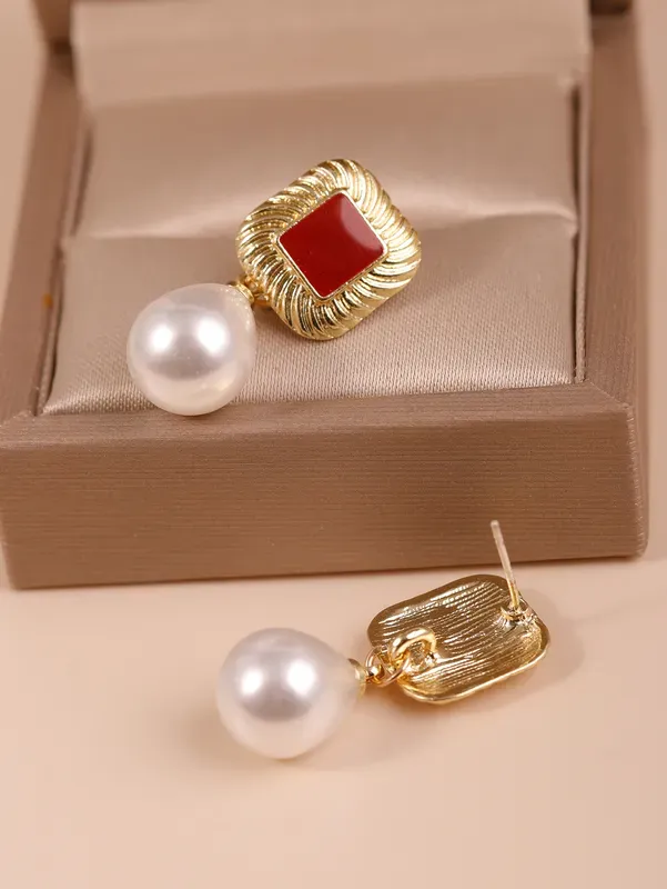 27 Retro Square Pearl Drop Earrings