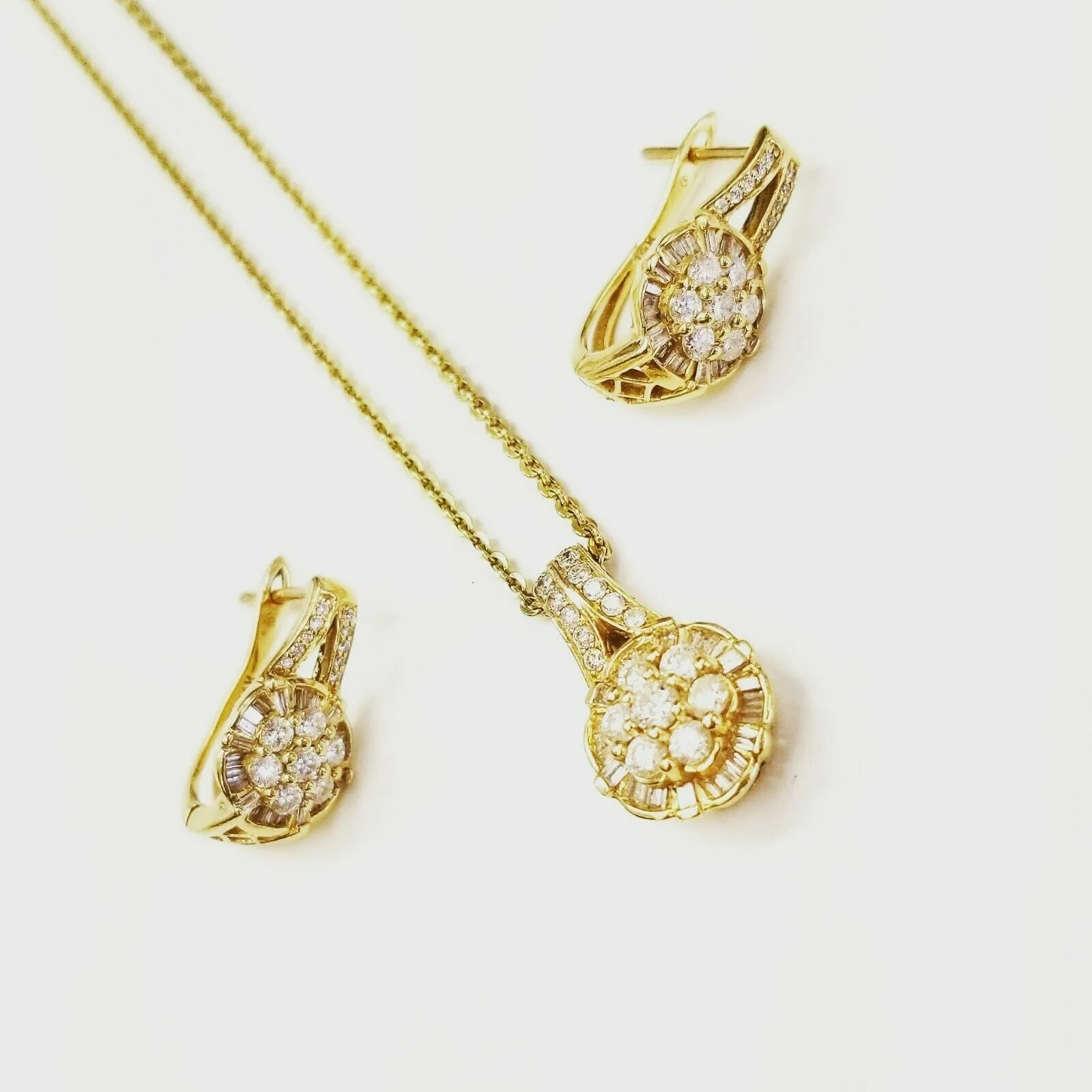 3.05 CTW Diamond Jewelry Set Natural 18k Yellow Gold Earrings, Necklace and Ring