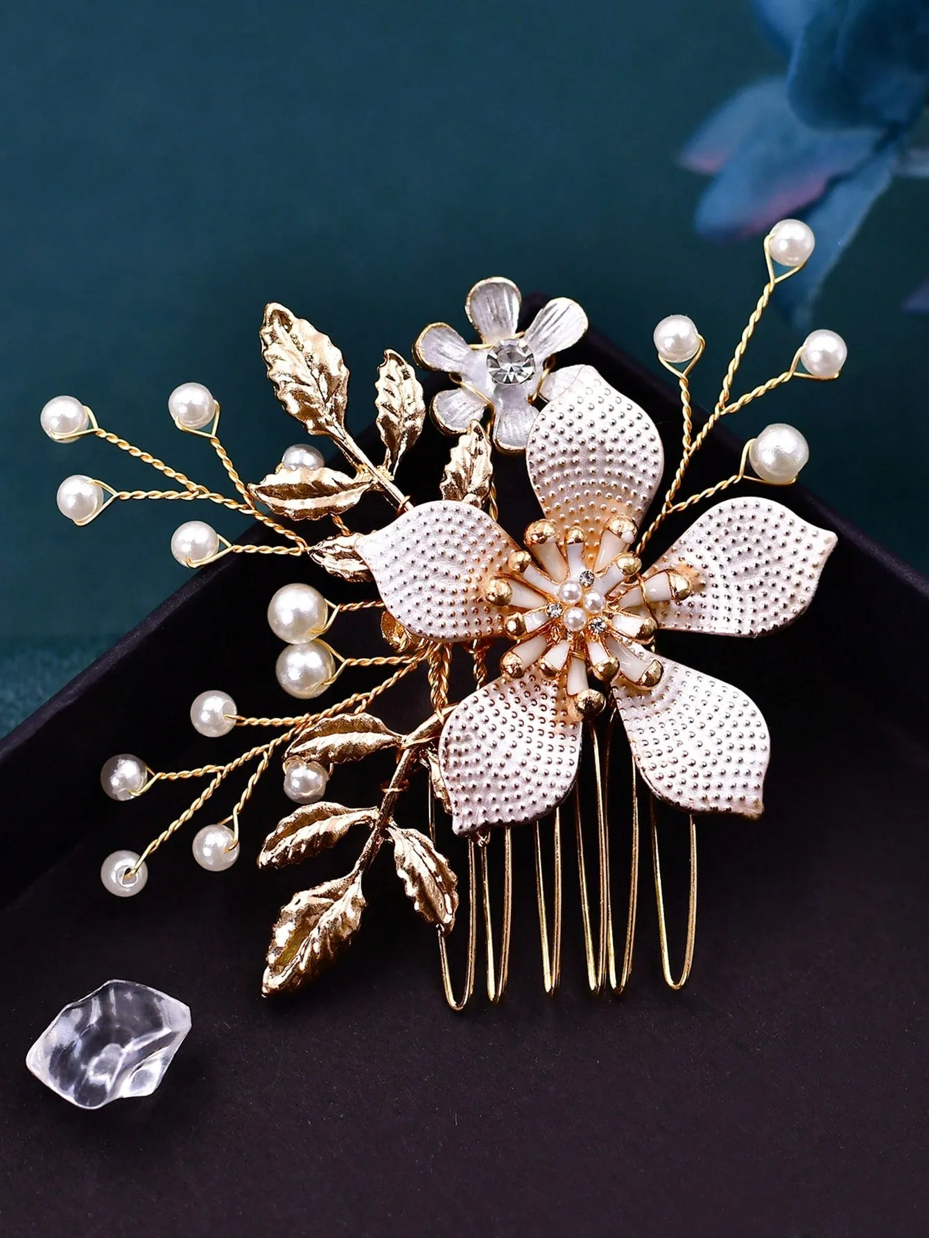 Bridal Hair Comb Gold-Tone Flower Decor Elegant Women Headpiece For Wedding Bride Bridesmaid