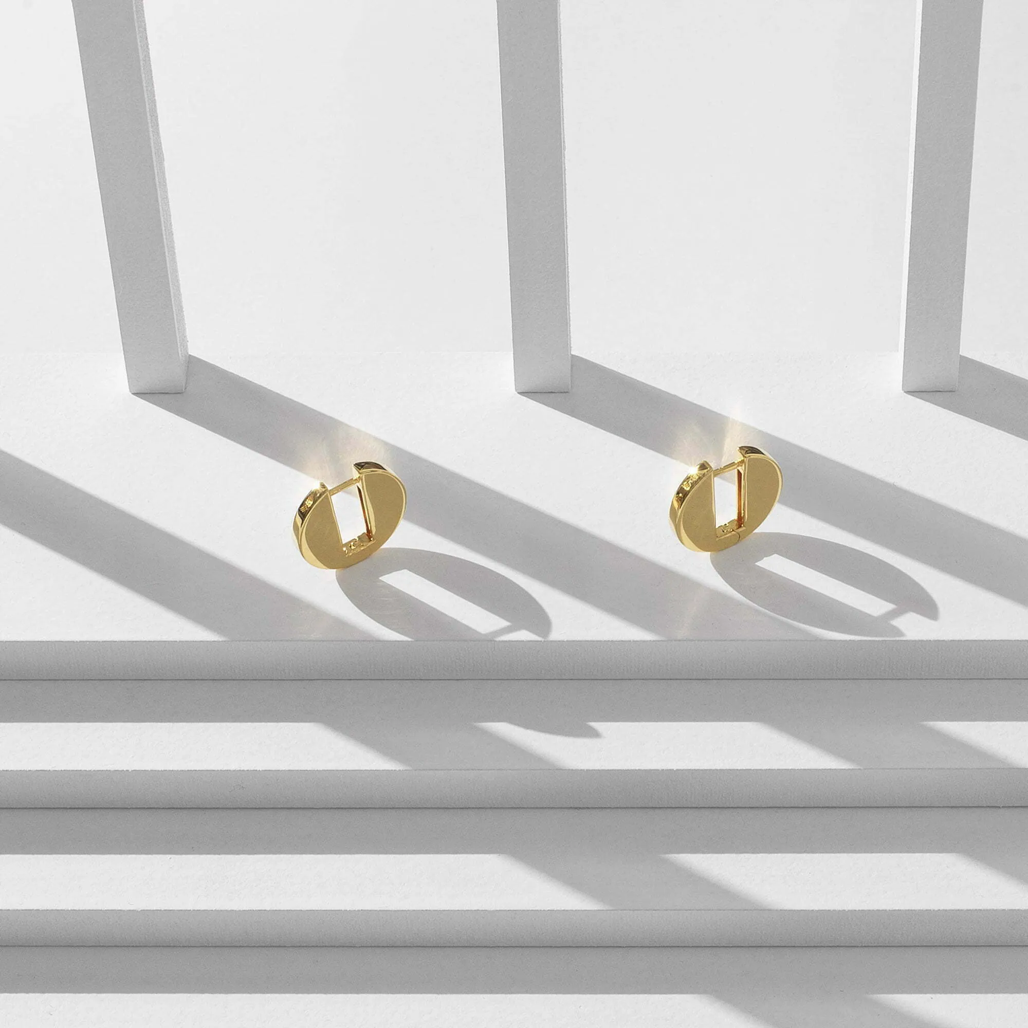 Circle Earrings • 18K Gold Vermeil