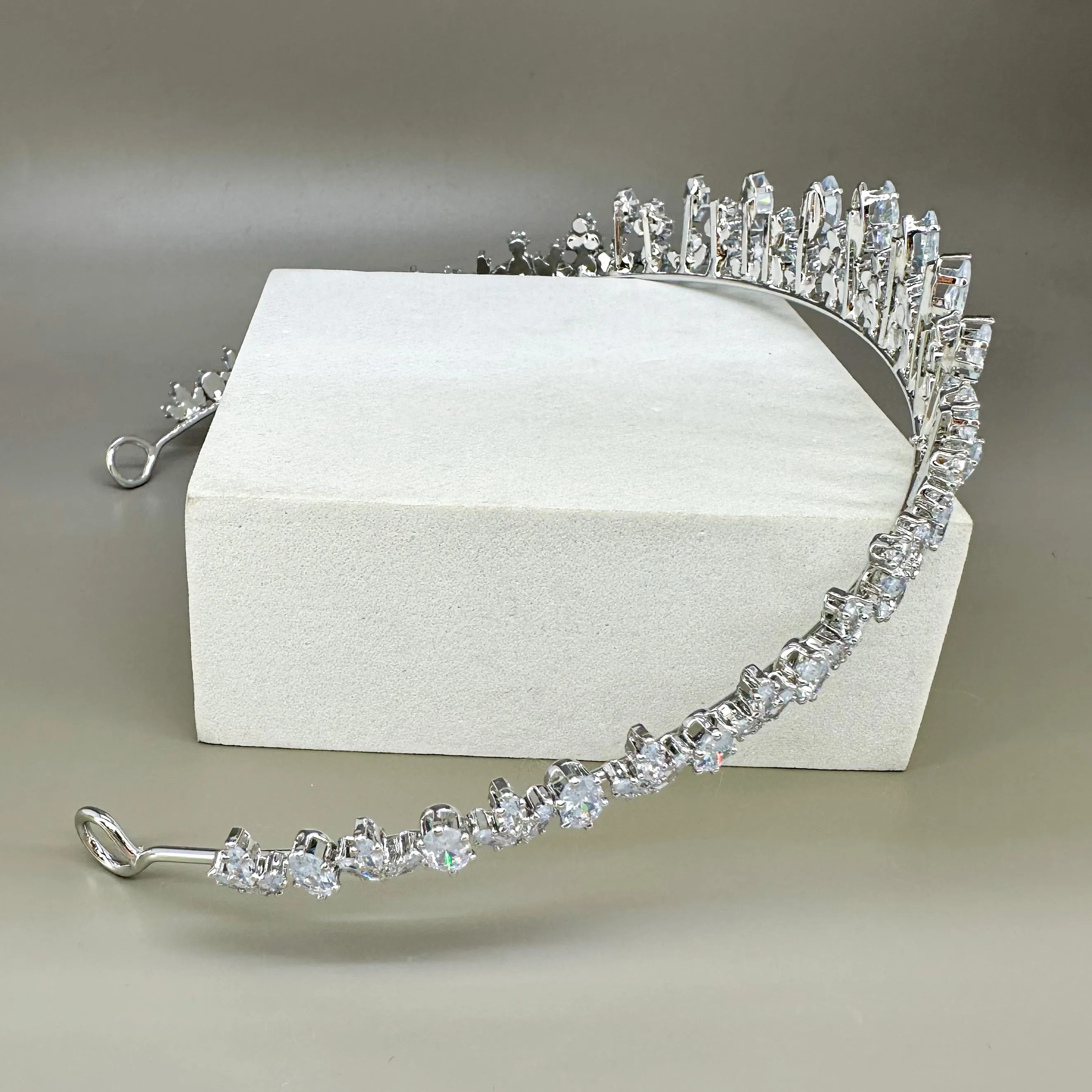Crown 8
