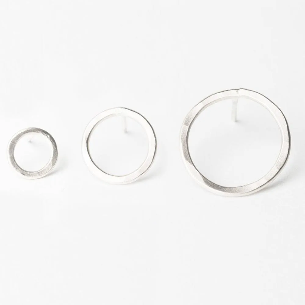 E109 - Medium Circle Post Earring