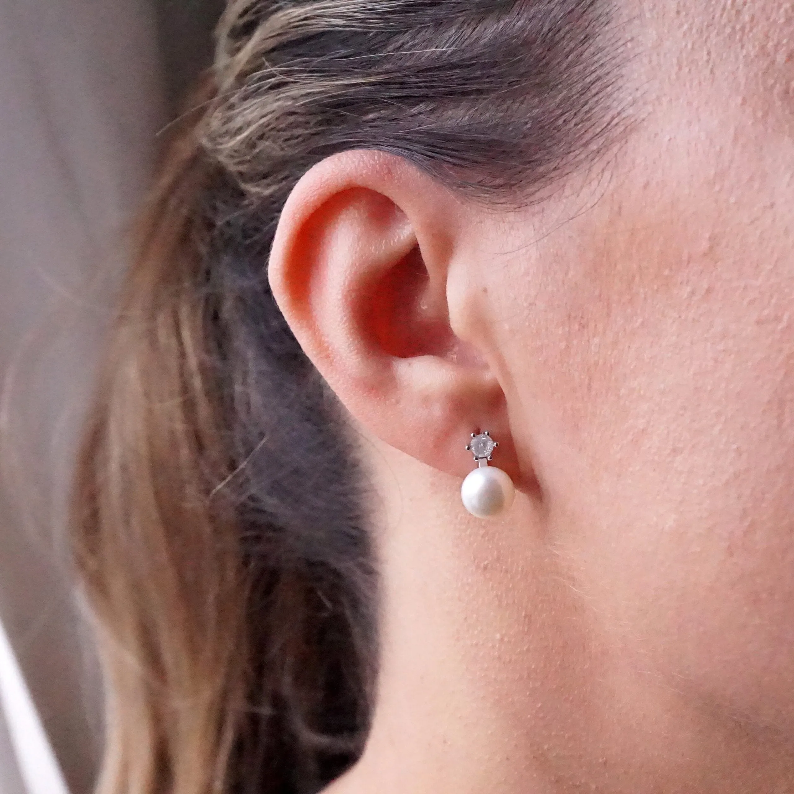 Hazel X - White Pearl Crystal Silver Stud Earrings