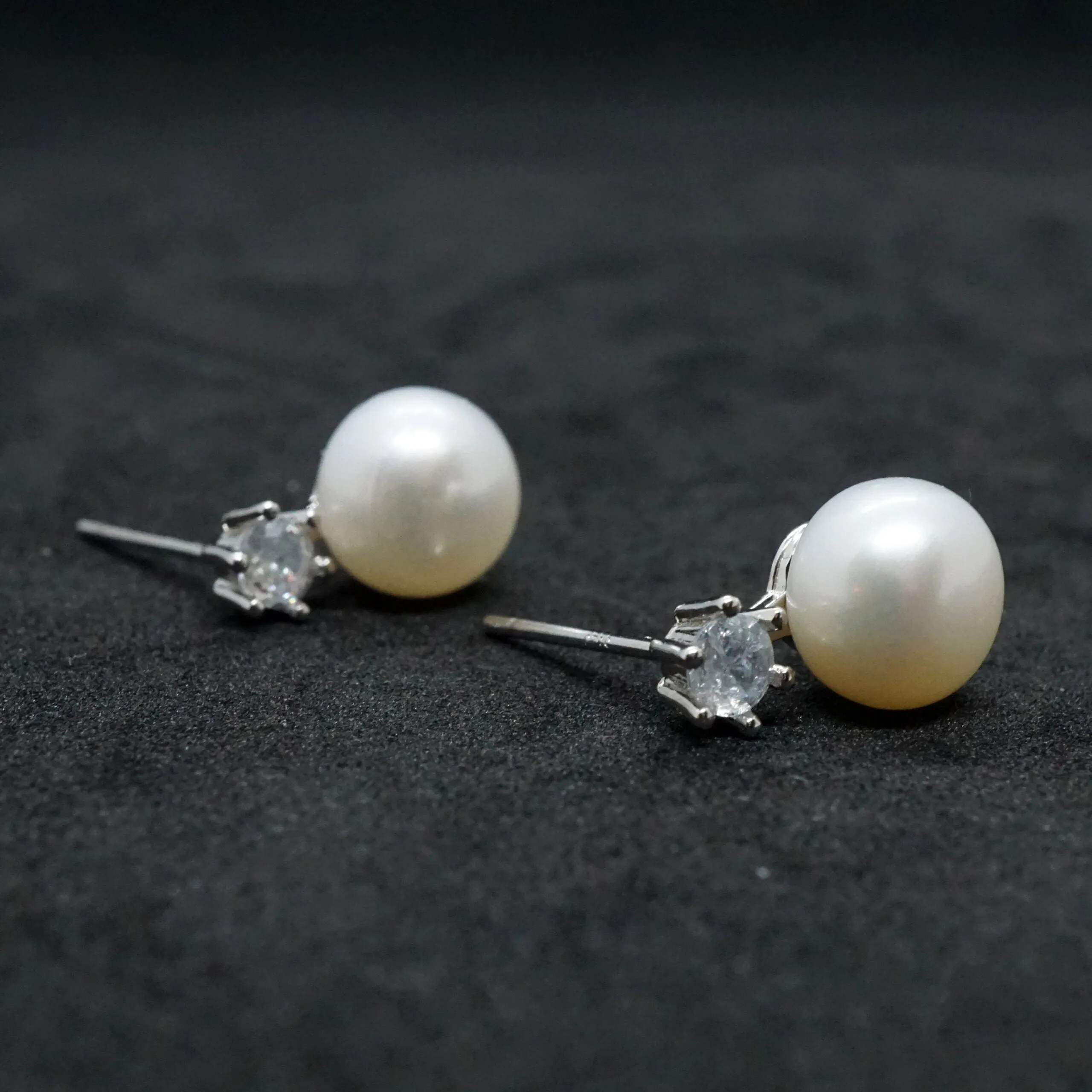Hazel X - White Pearl Crystal Silver Stud Earrings
