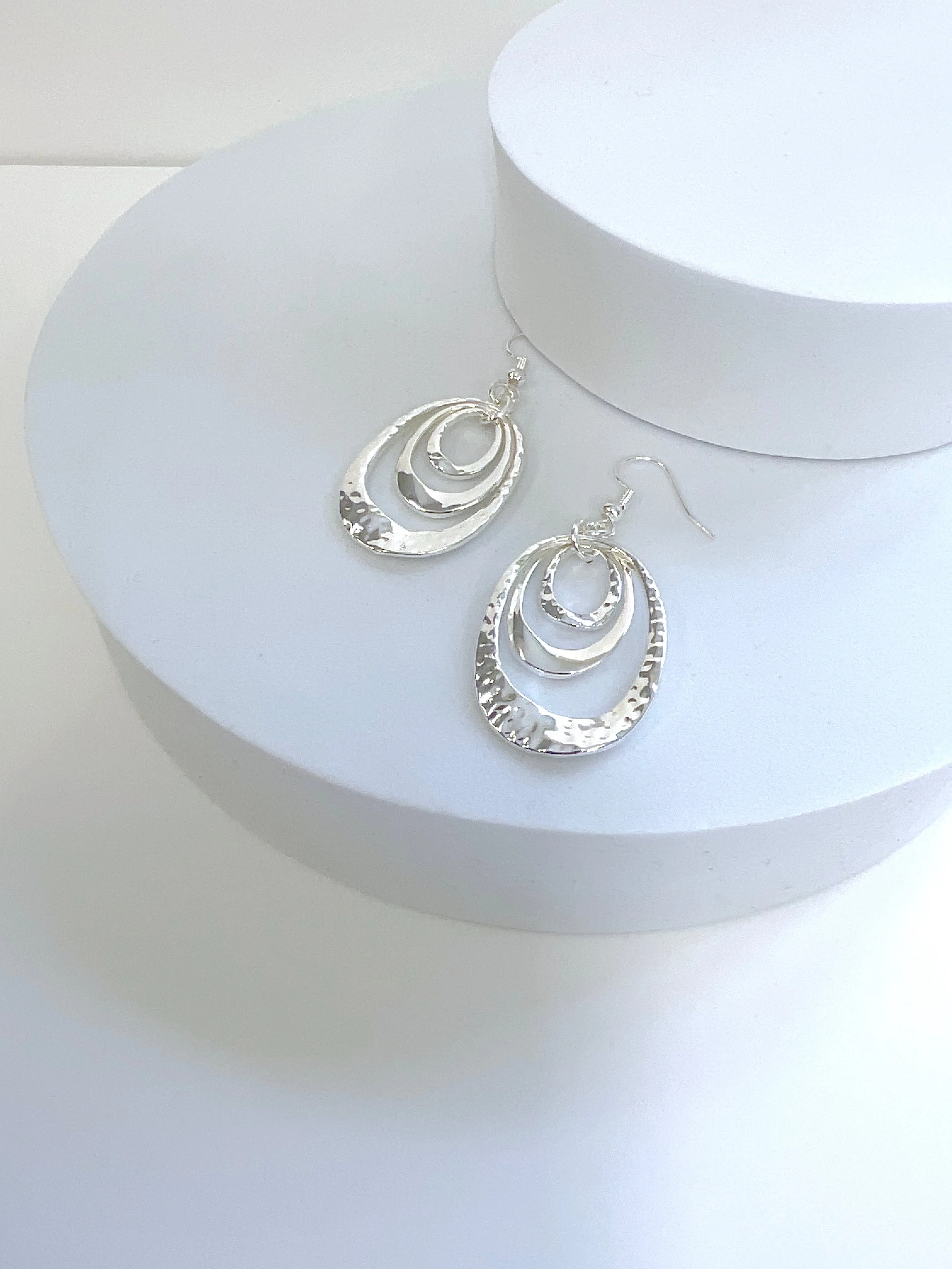 Made in Italy Lagenlook Hammered circle Earrings. code E205