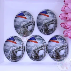 Oval Glass Cabochon - London Bridge