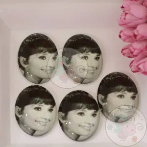 Oval Glass Cabochon - Vintage Lady