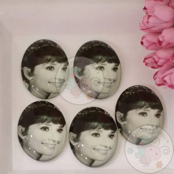 Oval Glass Cabochon - Vintage Lady