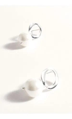 Pearl Drop Cut Out Circle Top Earrings Silver/Cream