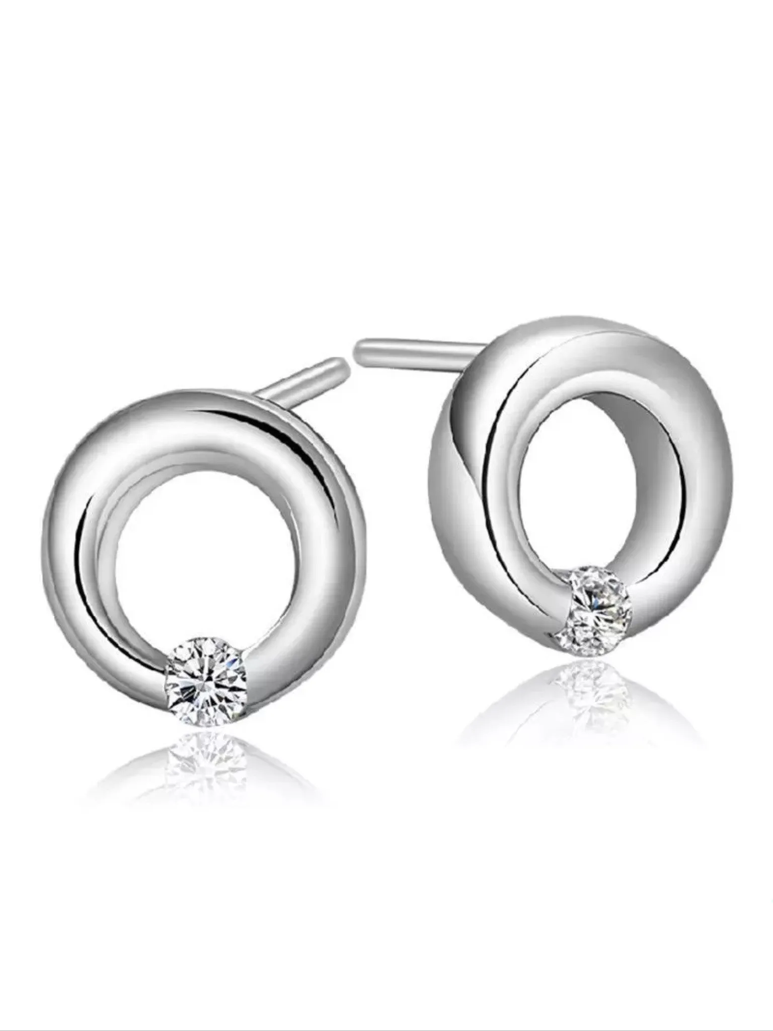 Silver circle post earrings